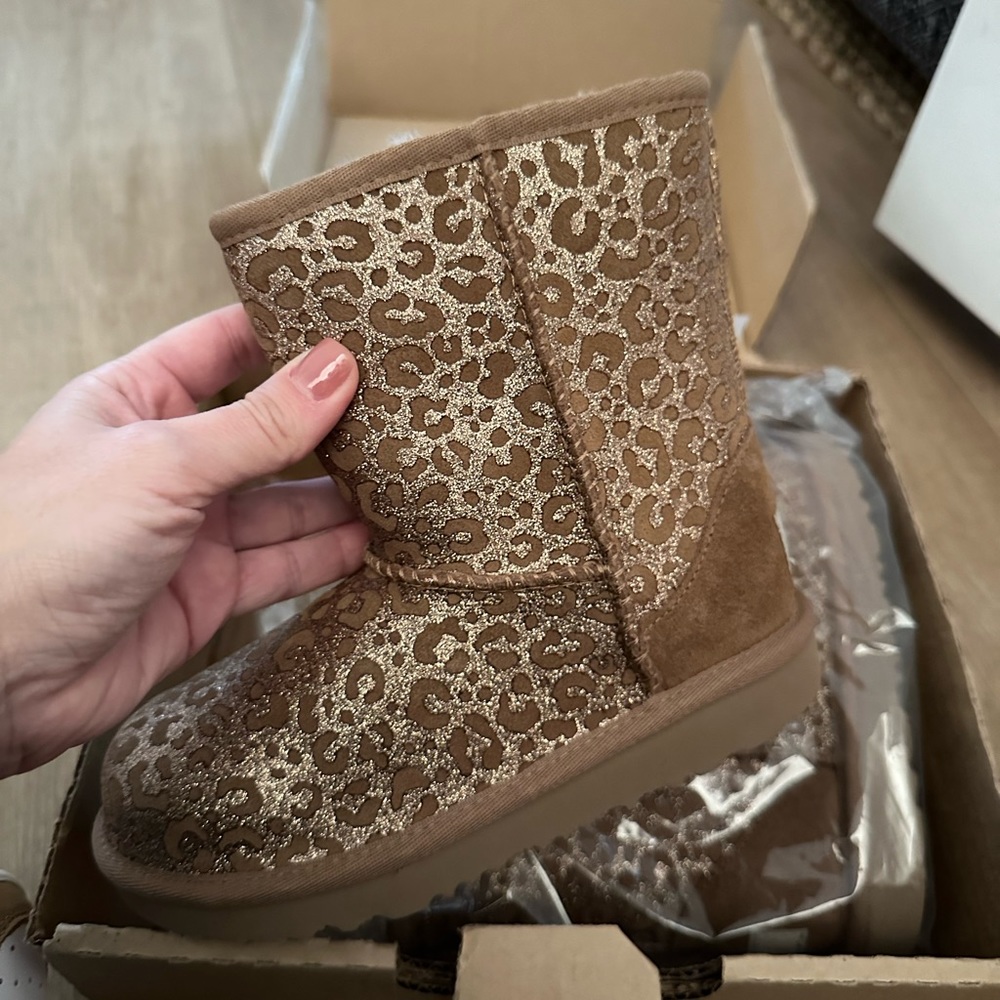 Brand NEW in box UGG boots size 13 kids